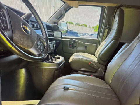 2022 Chevrolet Express 2500