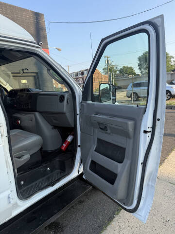 2013 Ford E-Series