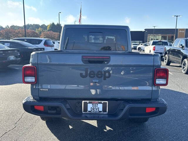 2025 Jeep Gladiator NightHawk