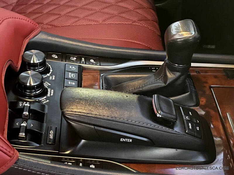 2019 Lexus LX 570 Three-Row