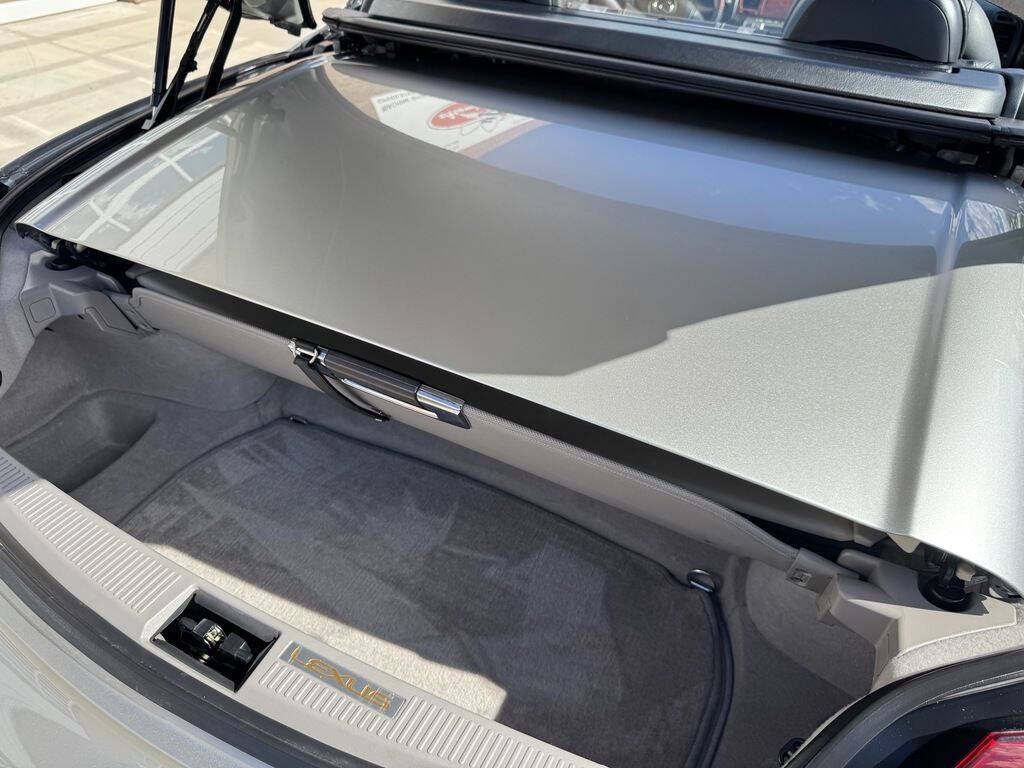 2004 Lexus SC 430 18