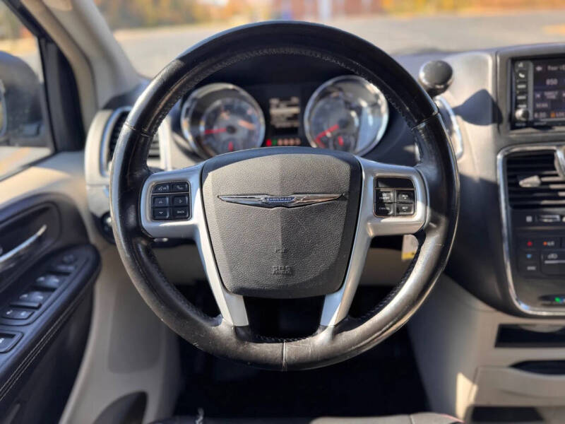 2014 Chrysler Town and Country Touring