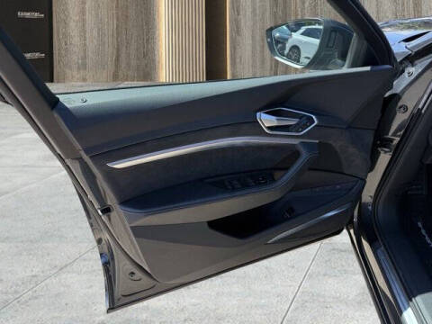 2019 Audi e-tron quattro Prestige