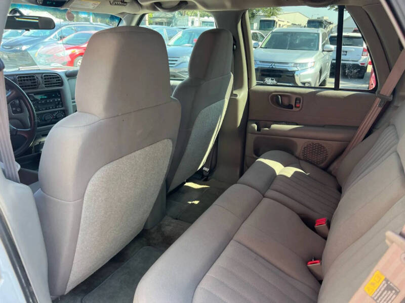 2004 Chevrolet Blazer LS