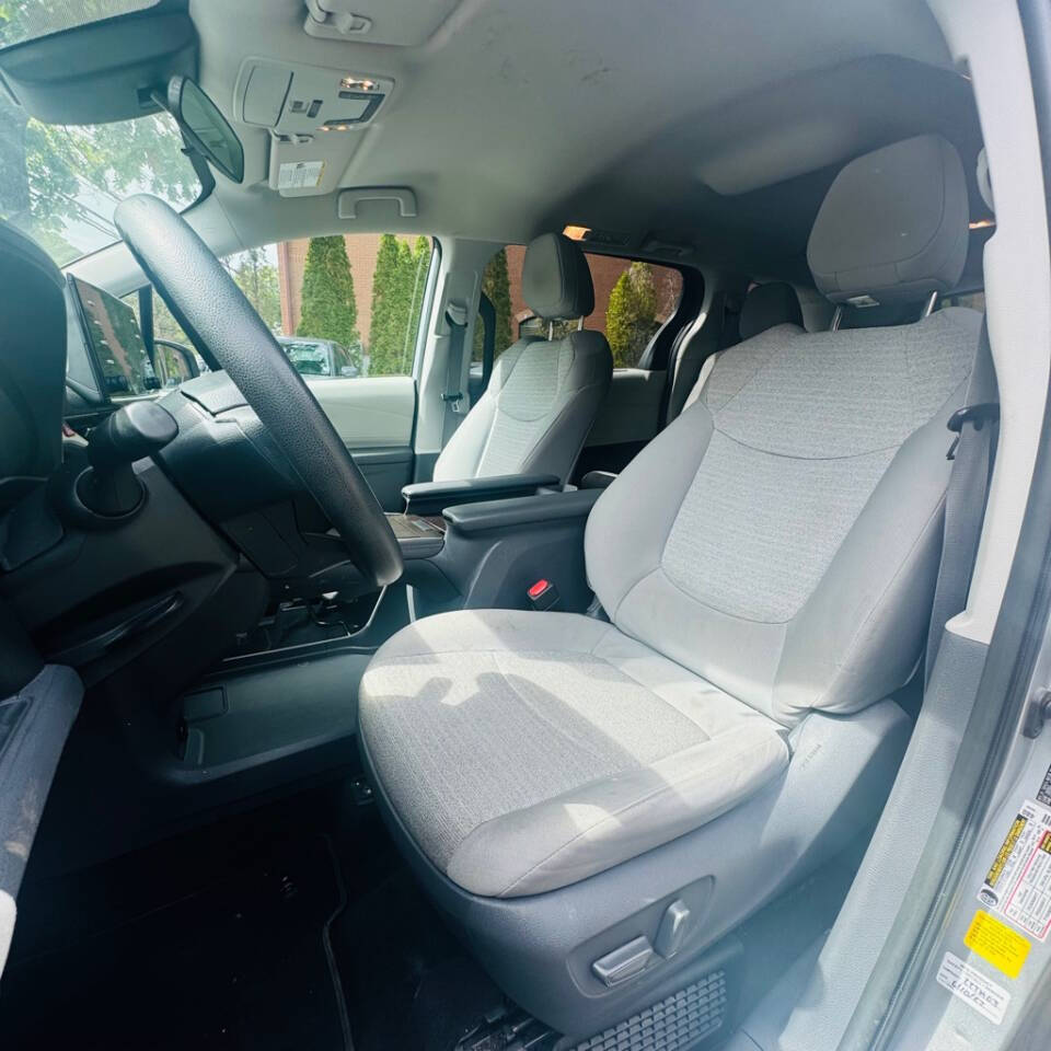 2021 Toyota Sienna for sale at Toms River Auto Sales in Lakewood, NJ