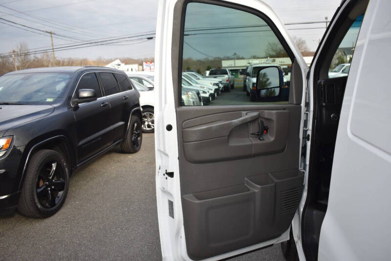 2015 Chevrolet Express Cargo Work Van photo 10