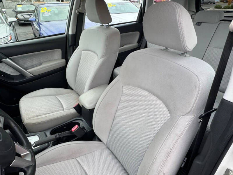 2017 Subaru Forester 2.5i