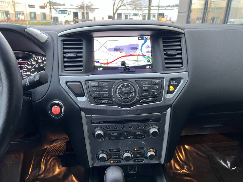 2019 Nissan Pathfinder SL