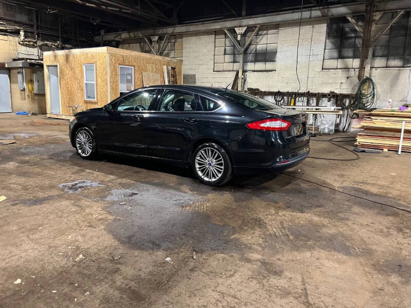 2014 Ford Fusion SE
