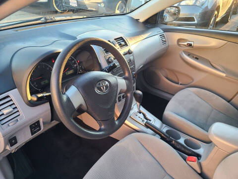 2011 Toyota Corolla LE