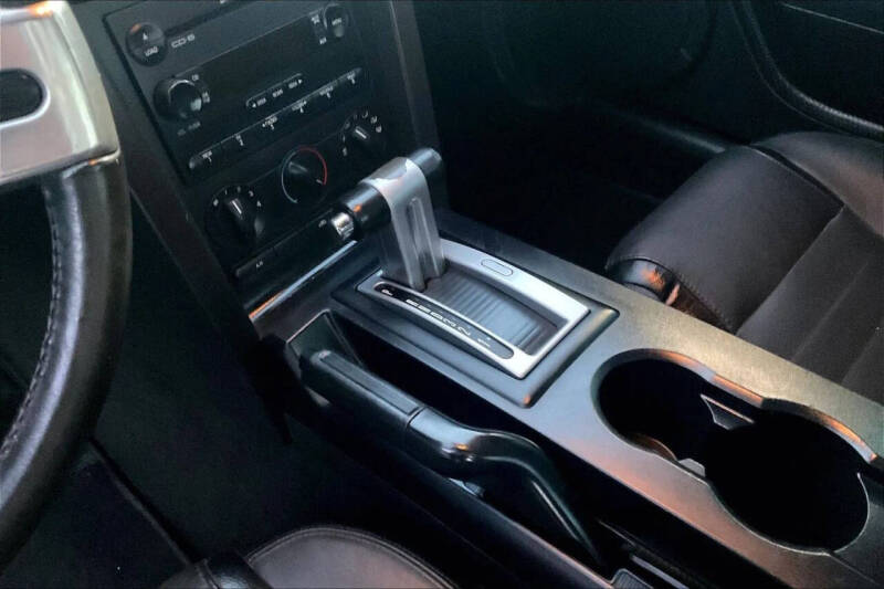 2006 Ford Mustang GT Deluxe