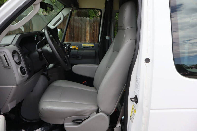 2012 Ford E-Series E-350 SD