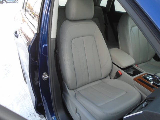 2023 Audi Q5 quattro Premium Plus 40 TFSI