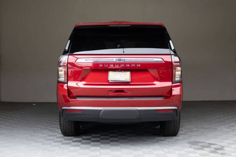2024 Chevrolet Suburban LS