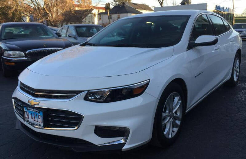 2017 Chevrolet Malibu for sale at Knowlton Motors, Inc. in Freeport IL