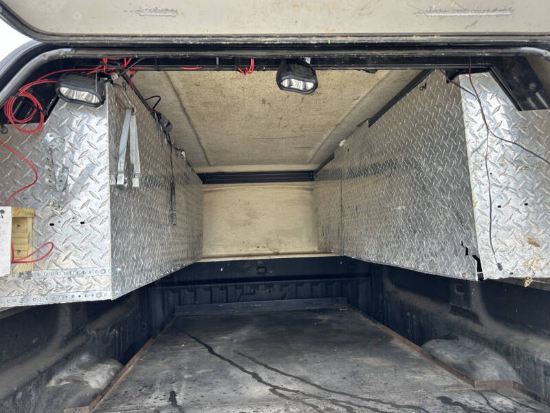 2016 ARE 8' Contractor Camper Shell