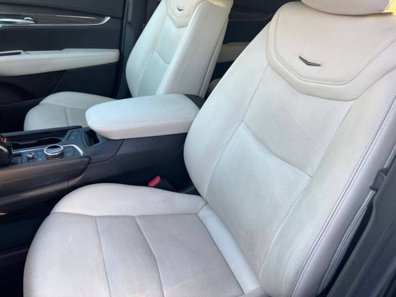 2020 Cadillac XT5 Sport