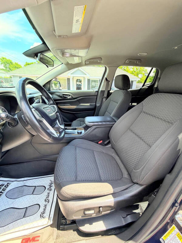 2017 GMC Acadia SLE-2