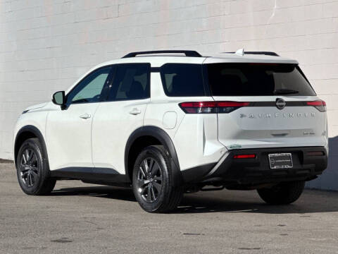 2024 Nissan Pathfinder SV