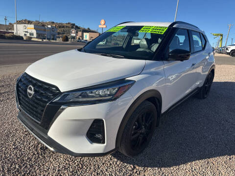 2023 Nissan Kicks SR