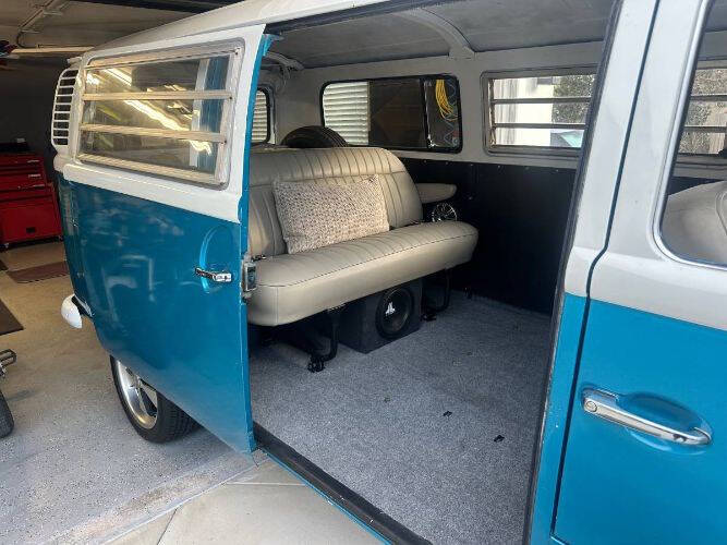 1972 Volkswagen Bus