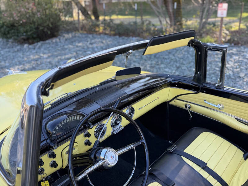 1955 Ford Sunliner