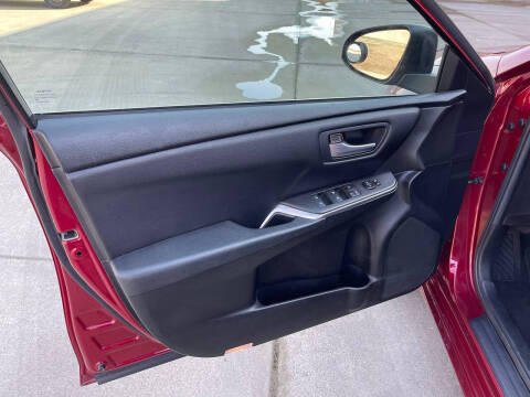 2017 Toyota Camry SE