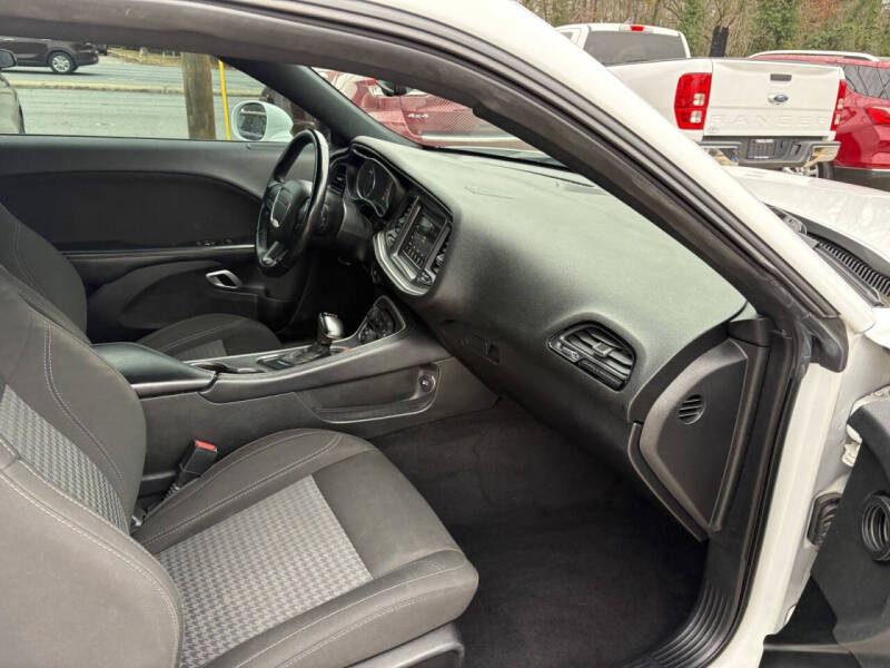 2021 Dodge Challenger SXT