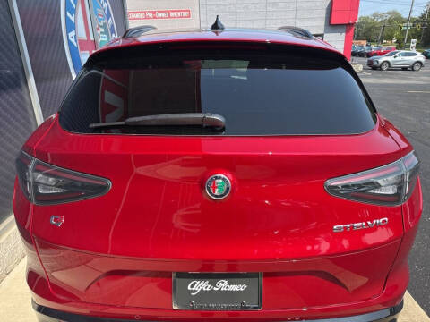 2025 Alfa Romeo Stelvio Intensa