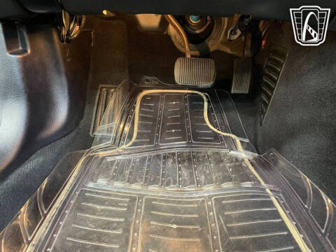 2004 Ford Thunderbird Deluxe