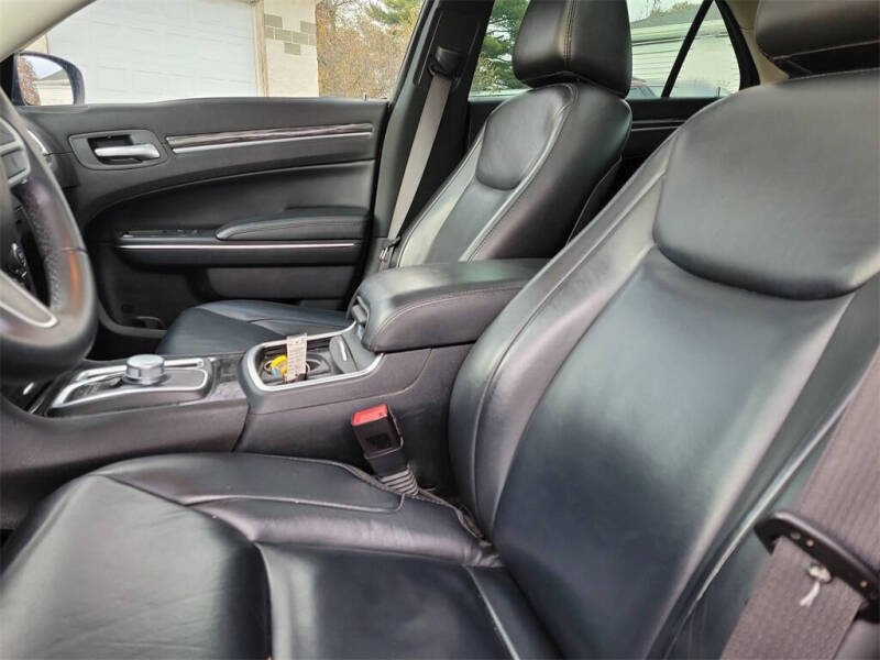 2017 Chrysler 300 Limited