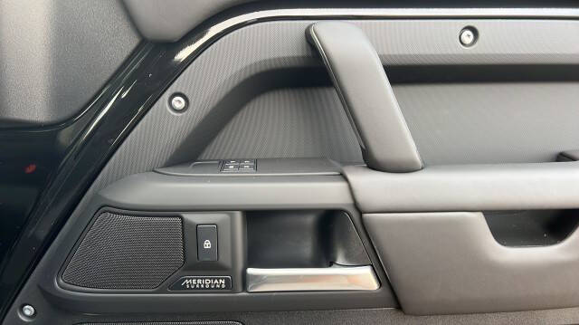 2026 Land Rover Defender 110 P500 X-Dynamic SE