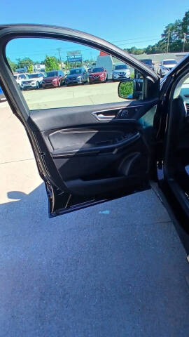 2022 Ford Edge Titanium