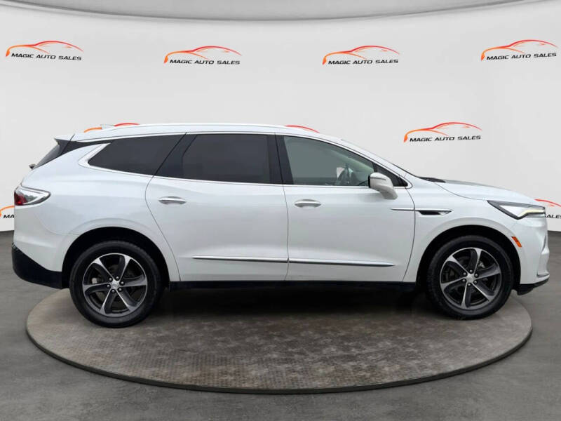 2022 Buick Enclave Essence