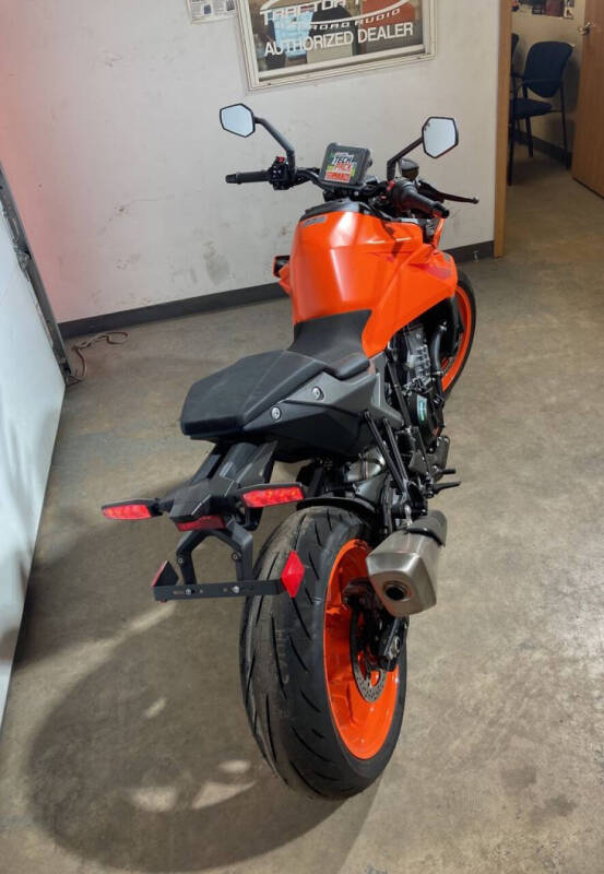 2024 KTM 990 Duke