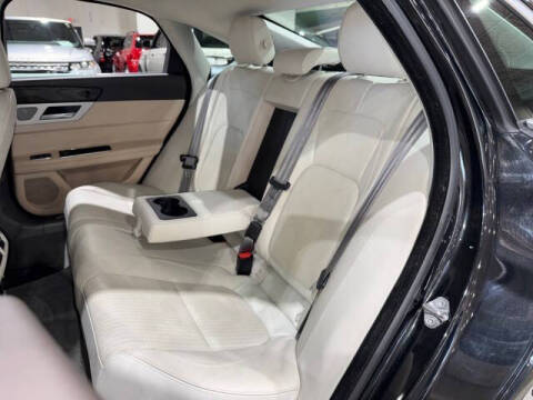 2016 Jaguar XF 35t Prestige