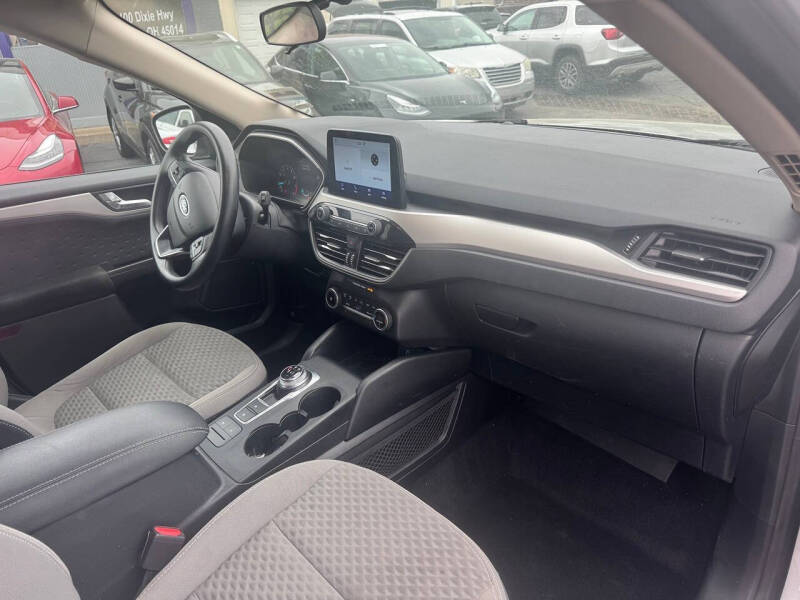 2020 Ford Escape SE