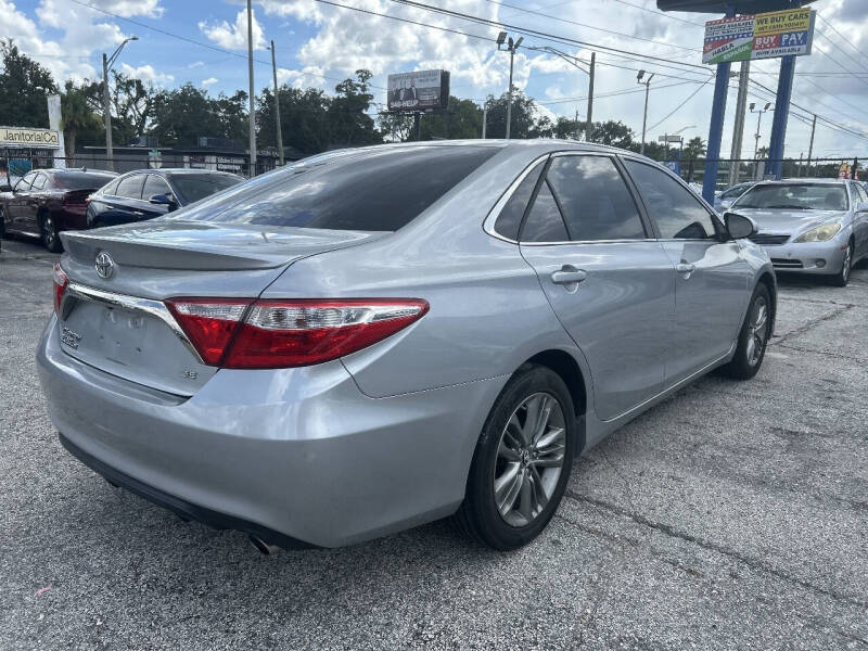 2017 Toyota Camry SE