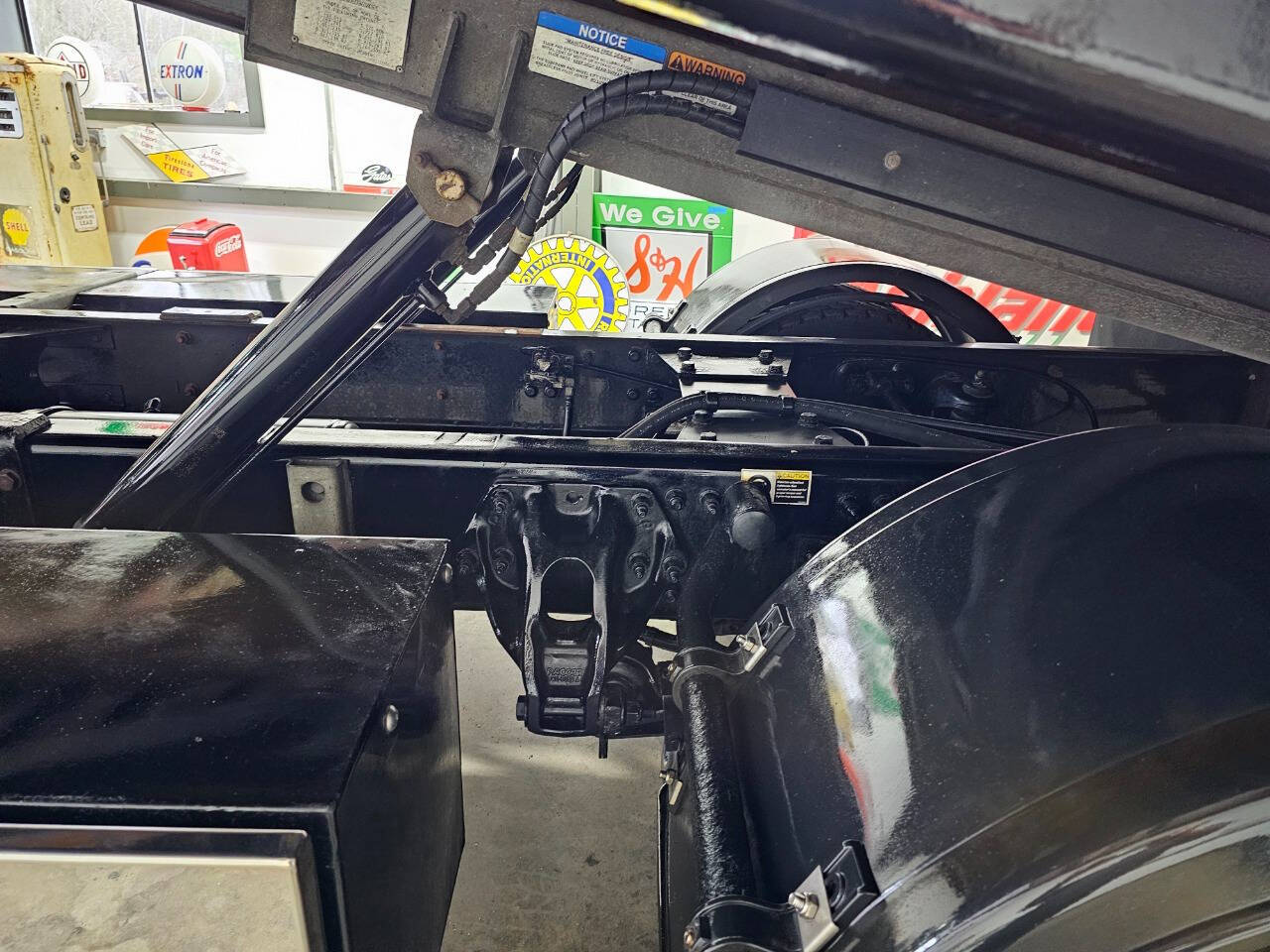 2020 Peterbilt 337 11