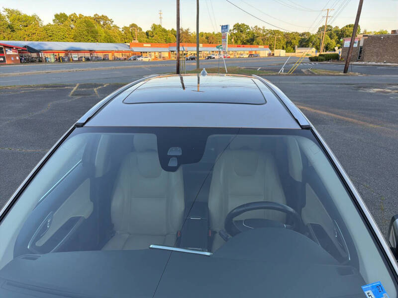 2016 Volvo XC60 T5 Drive-E Premier