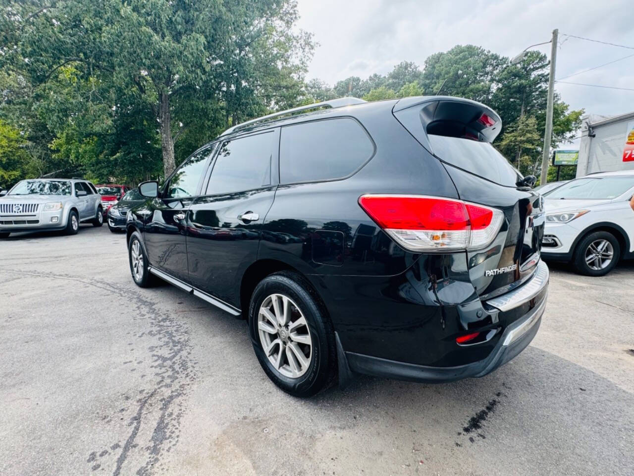 2015 Nissan Pathfinder for sale at Omega Auto Sales in Chesapeake, VA