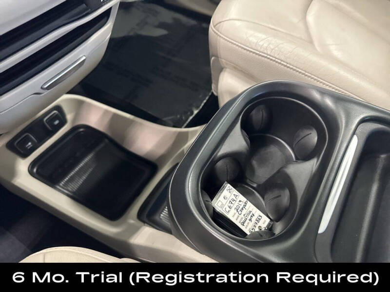 2017 Chrysler Pacifica Touring-L