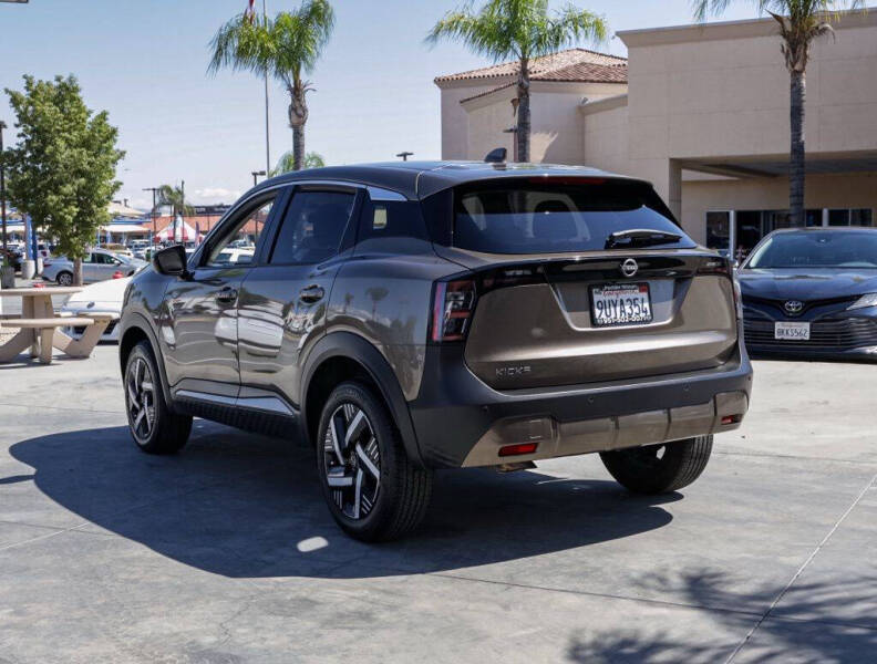 2025 Nissan Kicks SV