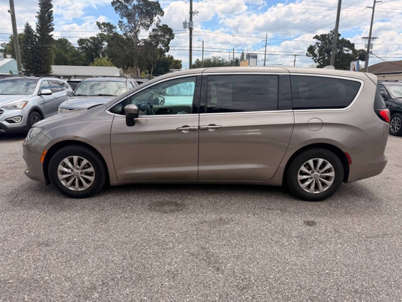 2017 Chrysler Pacifica Touring