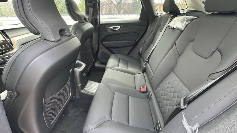 2026 Volvo XC60 T8 Plus