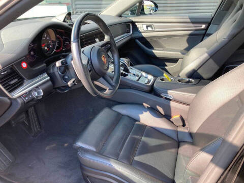 2023 Porsche Panamera 4 Platinum Edition