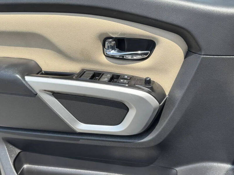 2018 Nissan Titan SV