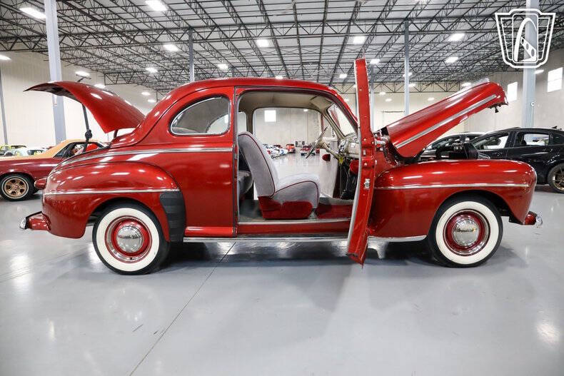 1947 Ford Deluxe