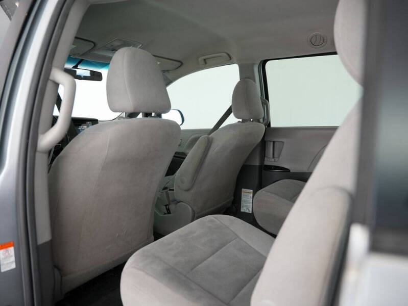 2015 Toyota Sienna L 7-Passenger