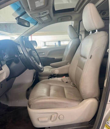 2015 Toyota Sienna XLE Premium 8-Passenger